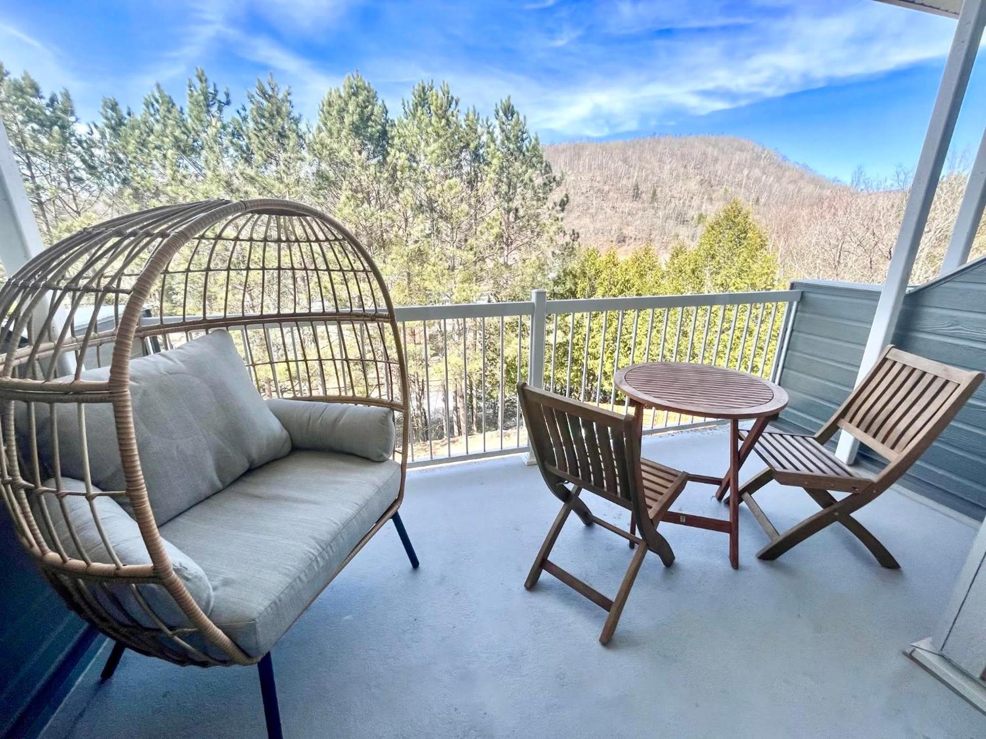 Moderne, Escapade Vacance, Vue Sur Montagnes Appartement Mont-Tremblant